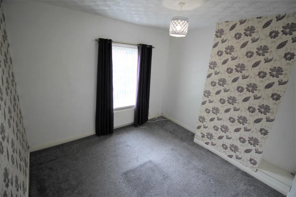 1st Bedroom (c)