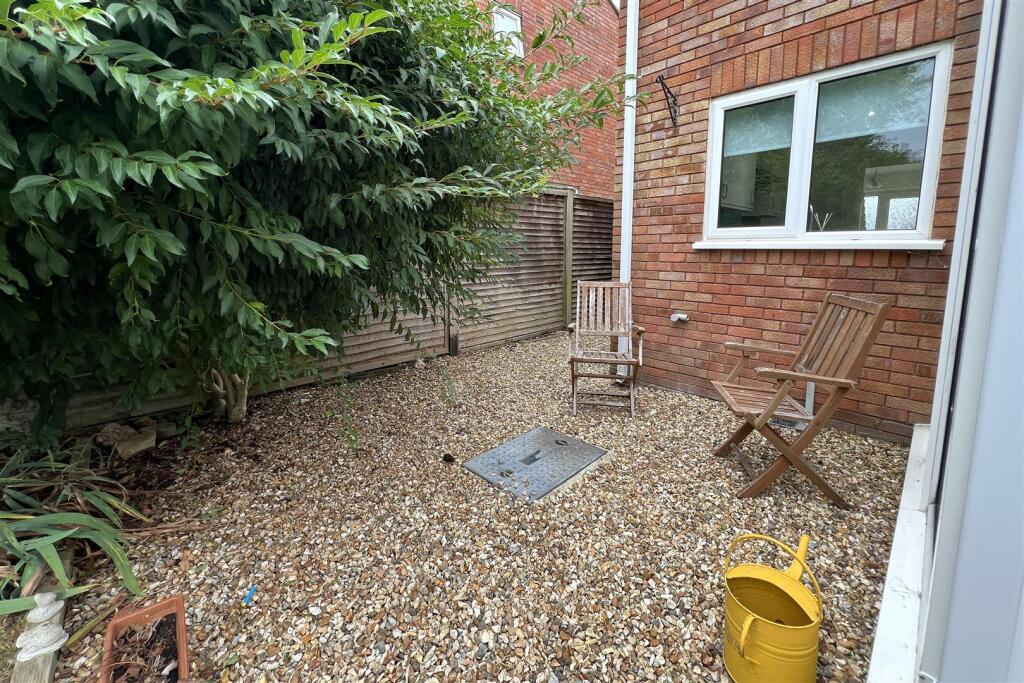 Garden 02.JPG