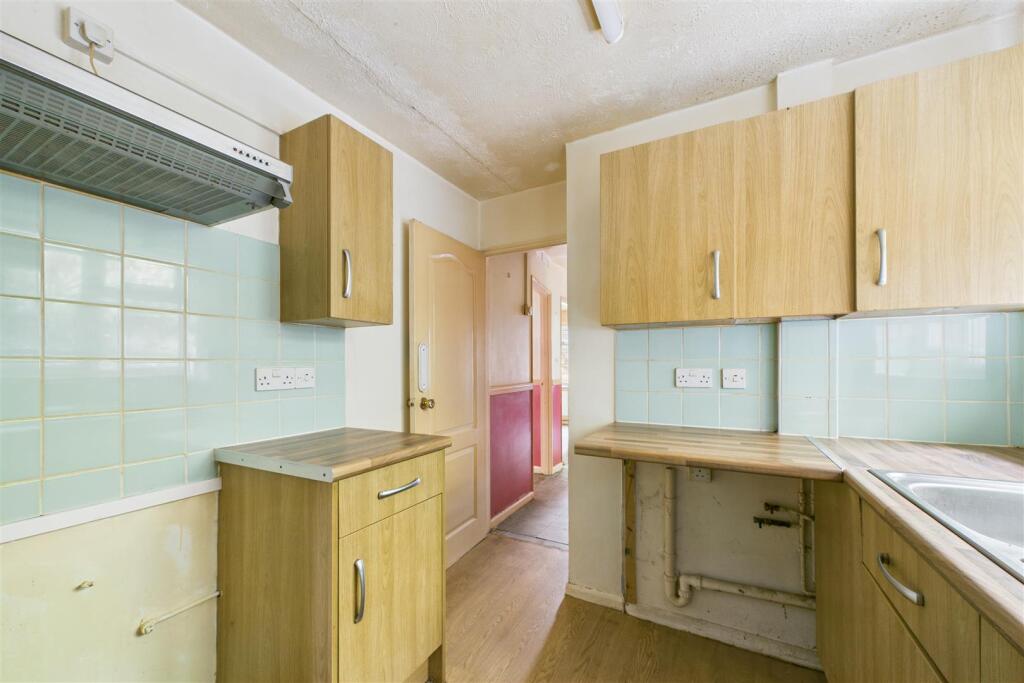 CAM01894G0-PR0215-STILL004.jpg