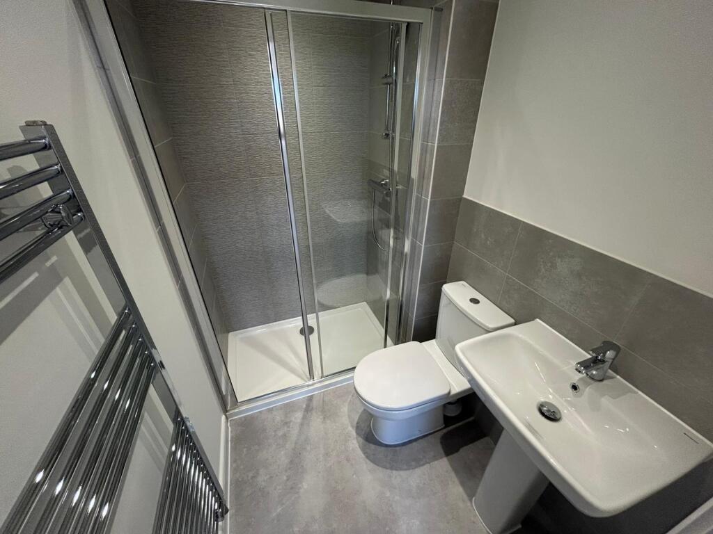 En-Suite Bathroom