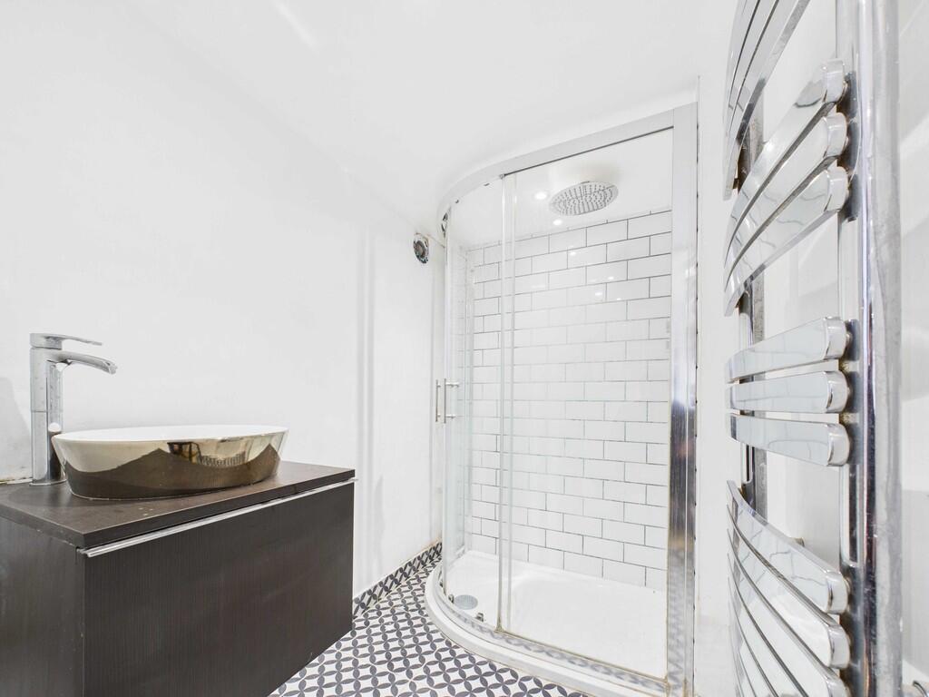 CAM03741G0-PR0136...