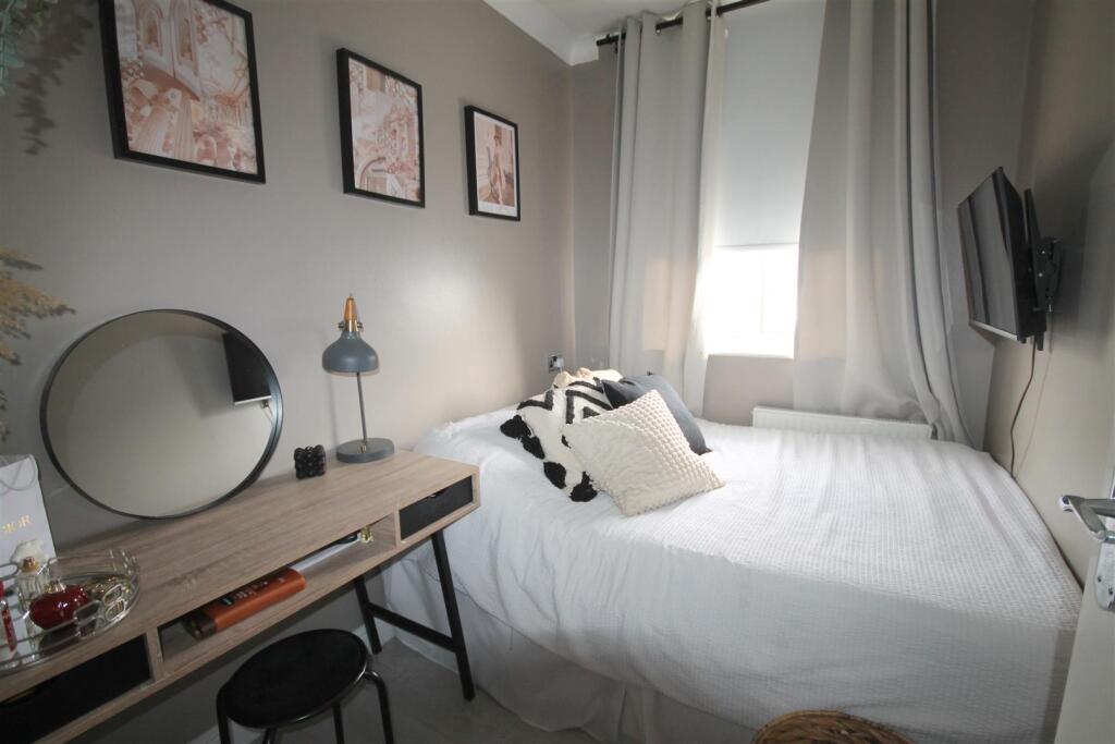 CR BEDROOM 3.JPG