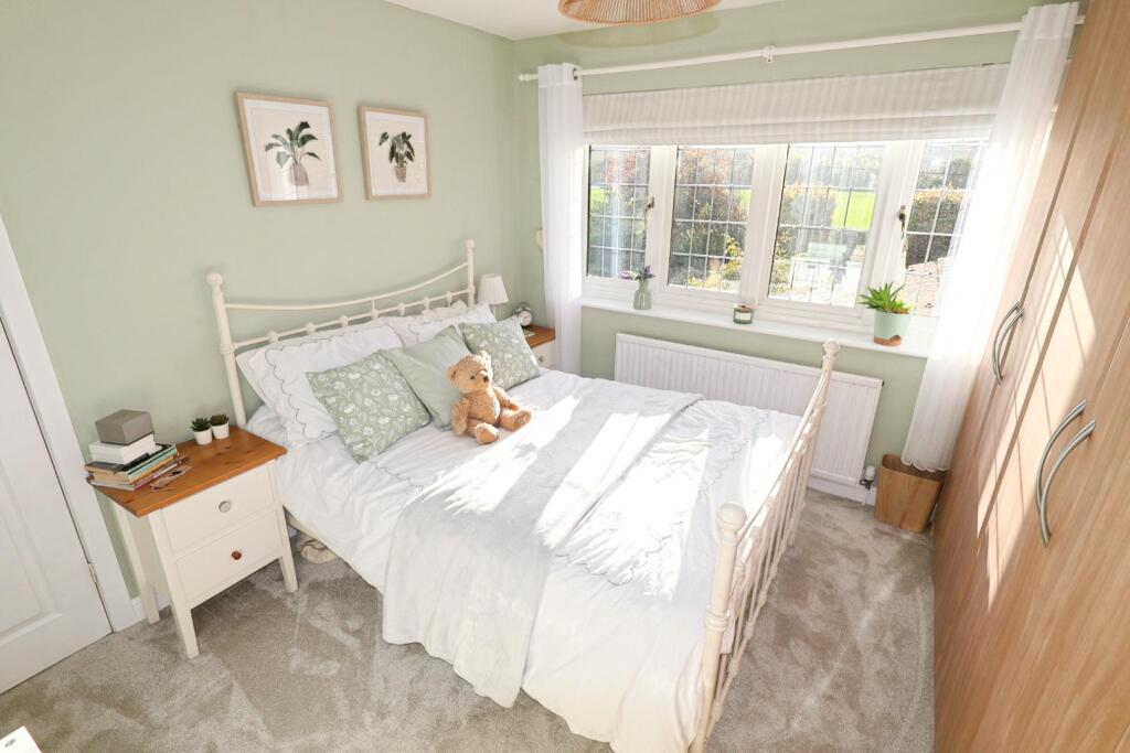 BEDROM THREE