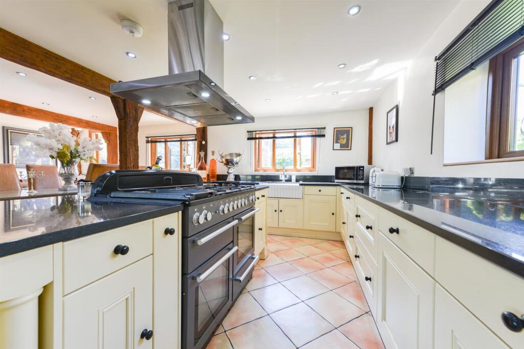 Tithe Barn Detling11.jpg