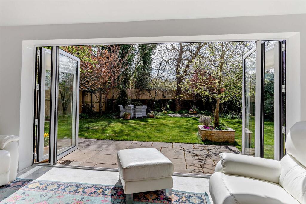 8642833-interior32-8