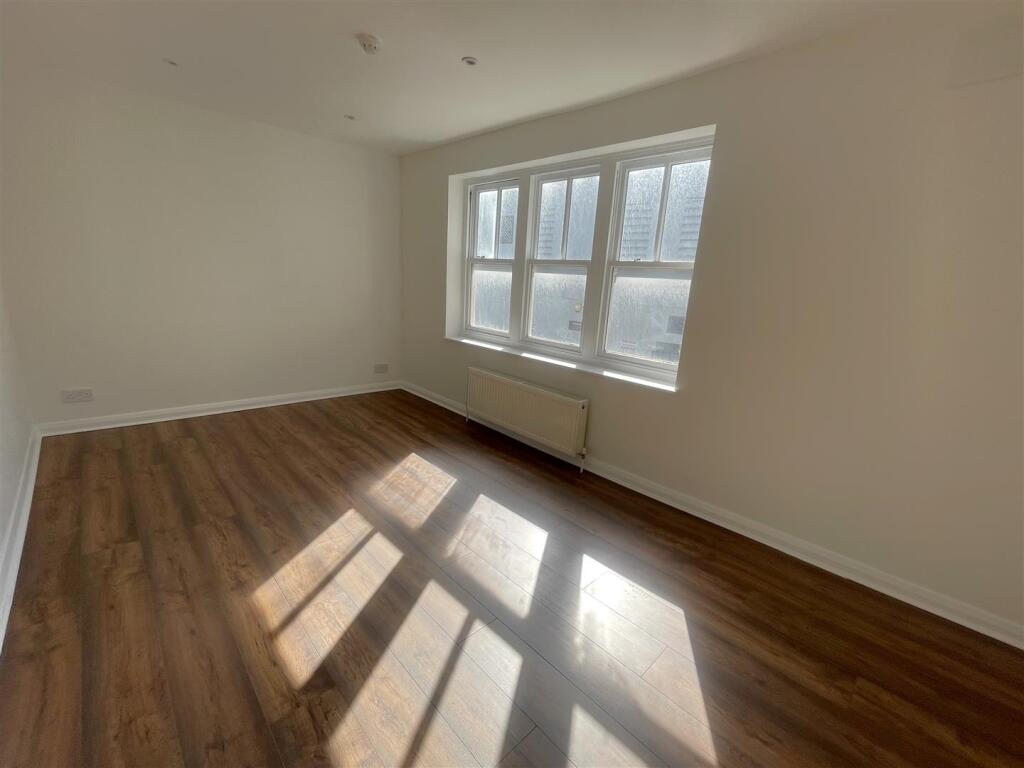 Living Room.jpg