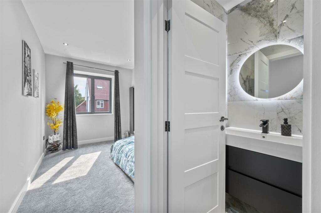 34 Holland Avenue,35.jpg