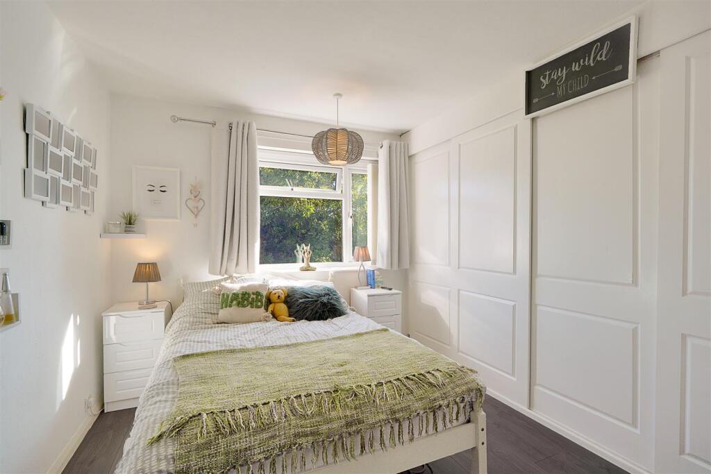 2 Well Close - 7hdHGBG2aoHq78KShpg2.jpg