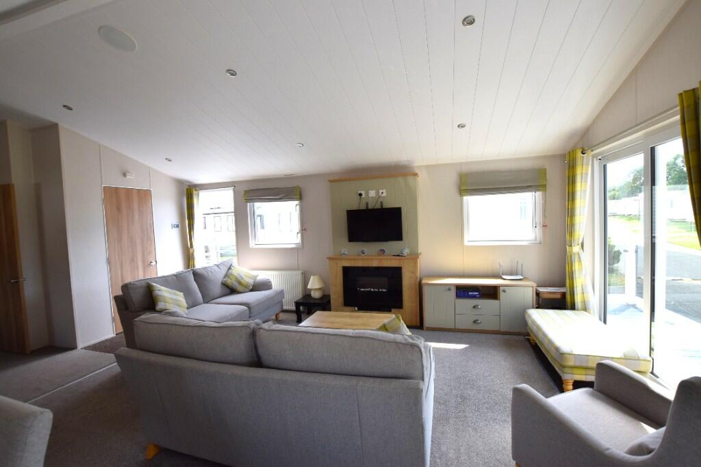 Living room (2)