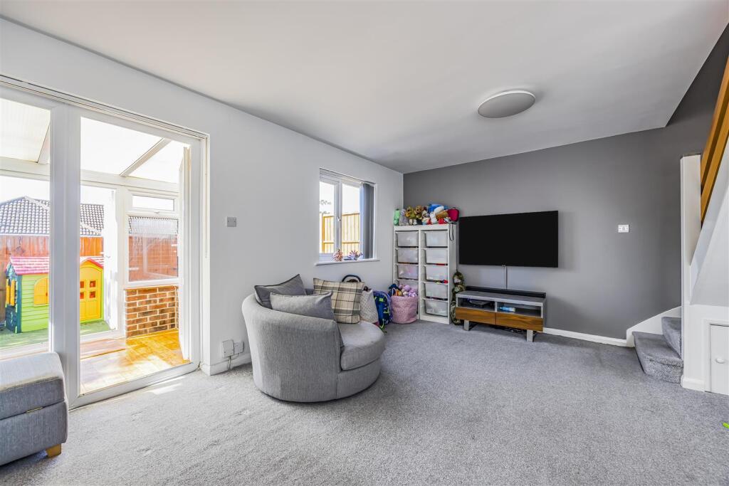 17 Kingfishers, Fareham-PorticoMarketing-SoldBy-14