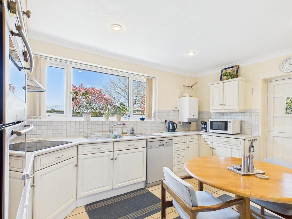 CAM03830G0-PR0137...