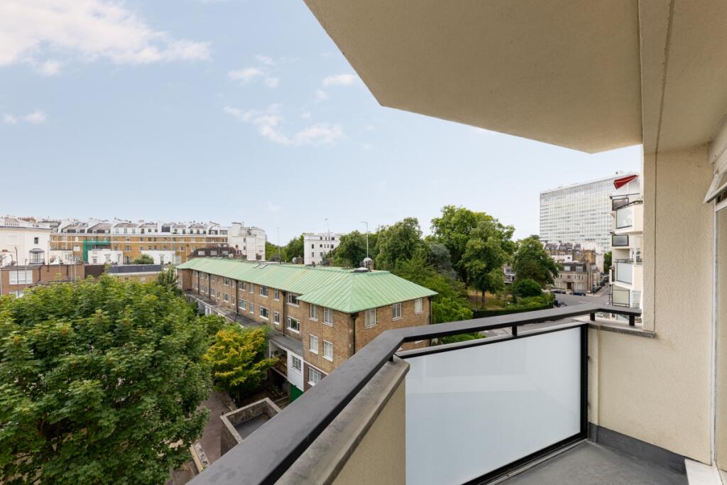 Clifton Place F14...