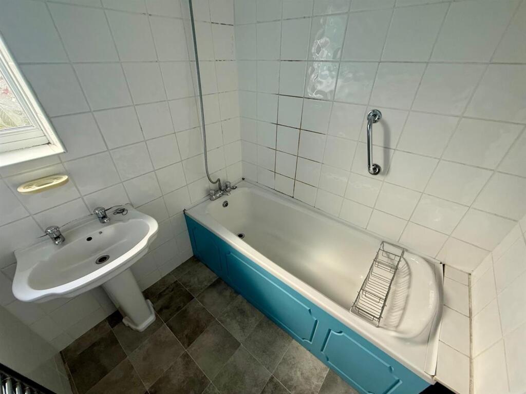 WhatsApp Image 2025-08-29 at 16.19.35_599bef4d.jpg