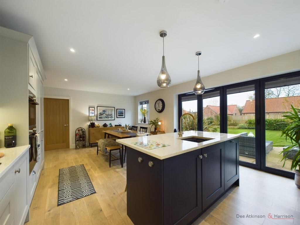 Kitchen/Dining Area