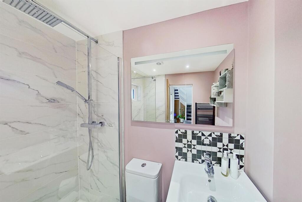Shower Room.jpg