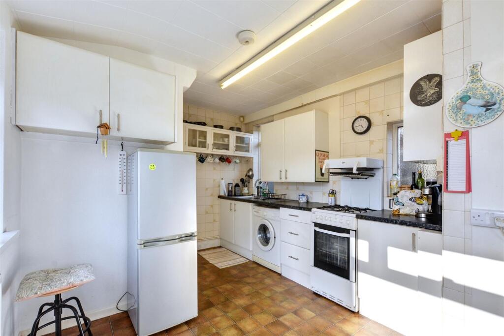 Kitchen_3.jpeg
