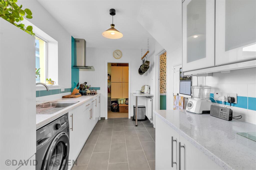 kitchen (1).jpg