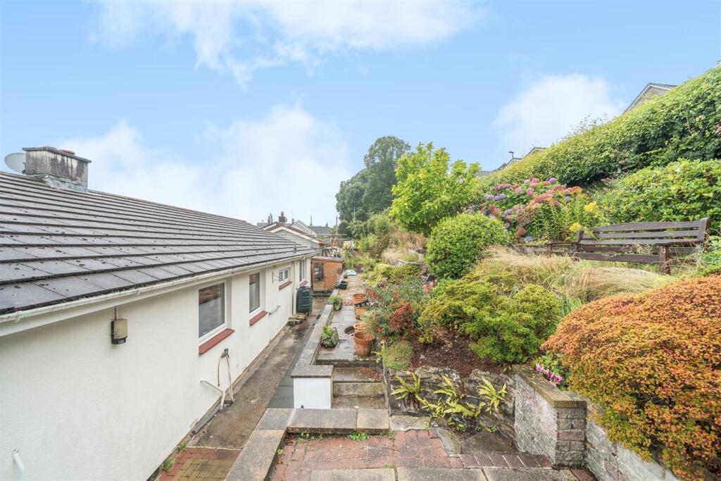 Crescent Gdns Terrace Garden.jpg