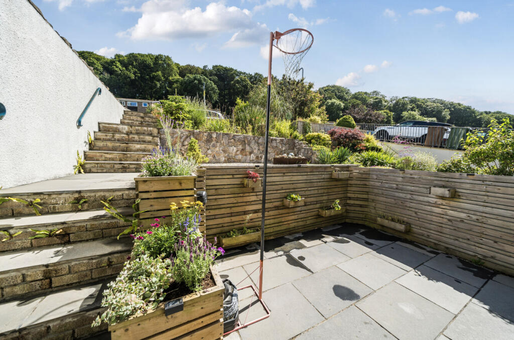 1315981-16-685ec4...