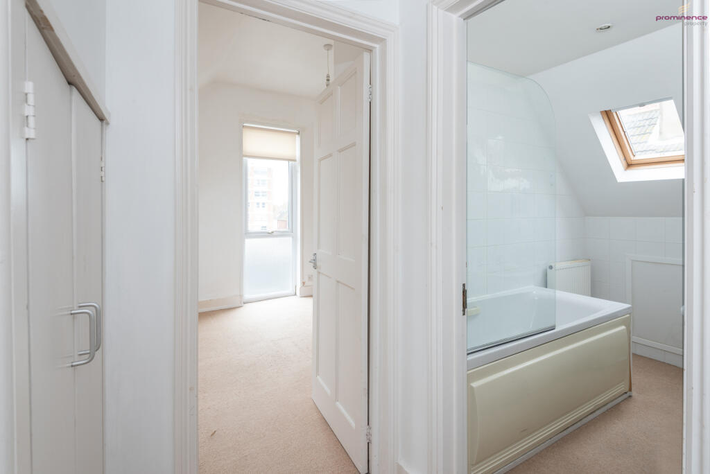 Flat 3, 16 Lawrence Road-12