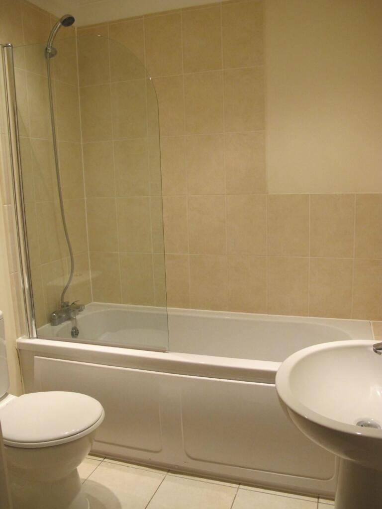 1044045Bathroom