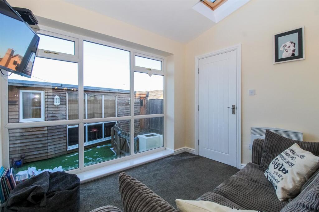 SITTING ROOM