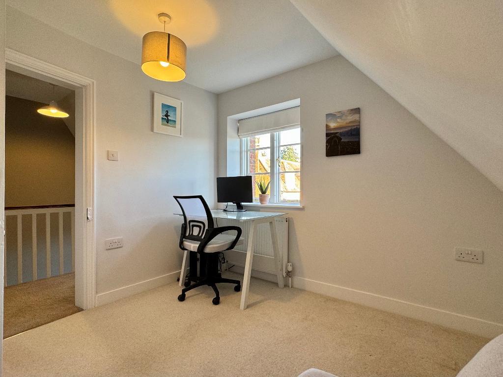 Bed 2 or ideal home office