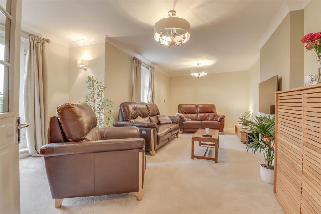 58 NORTON INSIDE-11.jpg