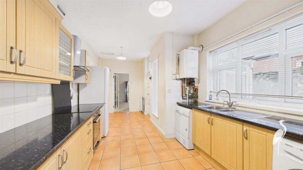 Breakfasting Kitchen