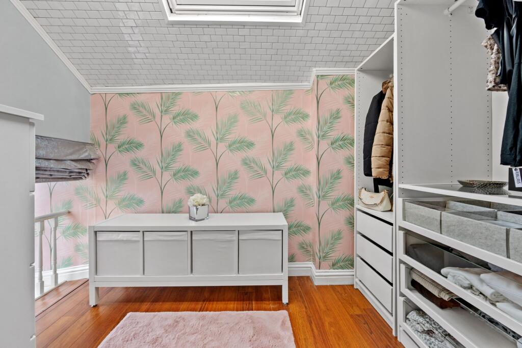 Bedroom 4 Dressing Room
