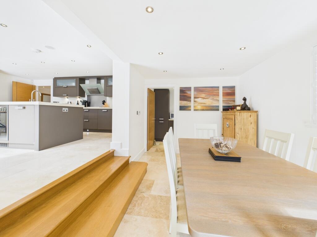 Breakfast Room