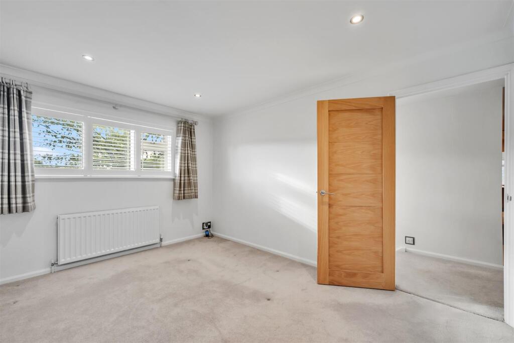 Saxton Mee  14 Castle Mount Crescent 0026.jpg