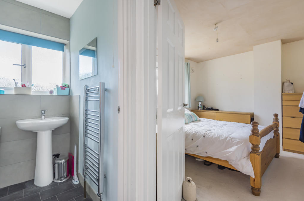 Bathroom/Bedroom