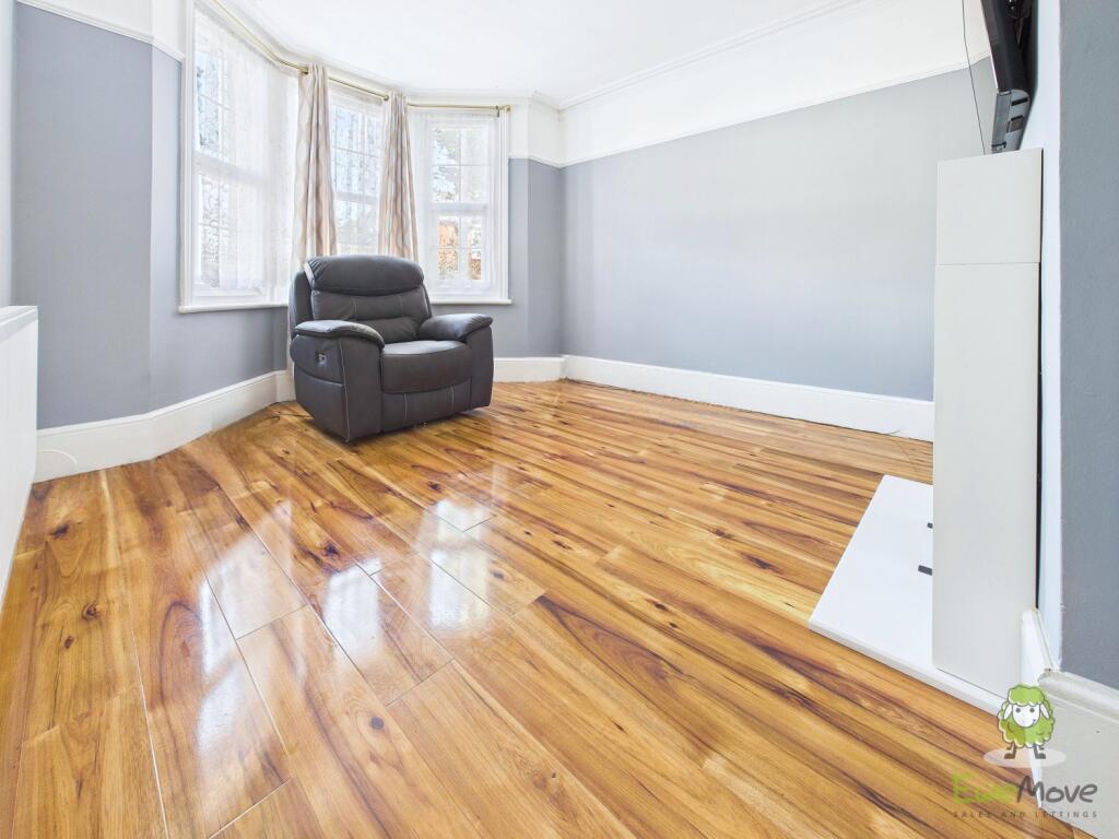 CAM01543G0-PR0148-STILL001