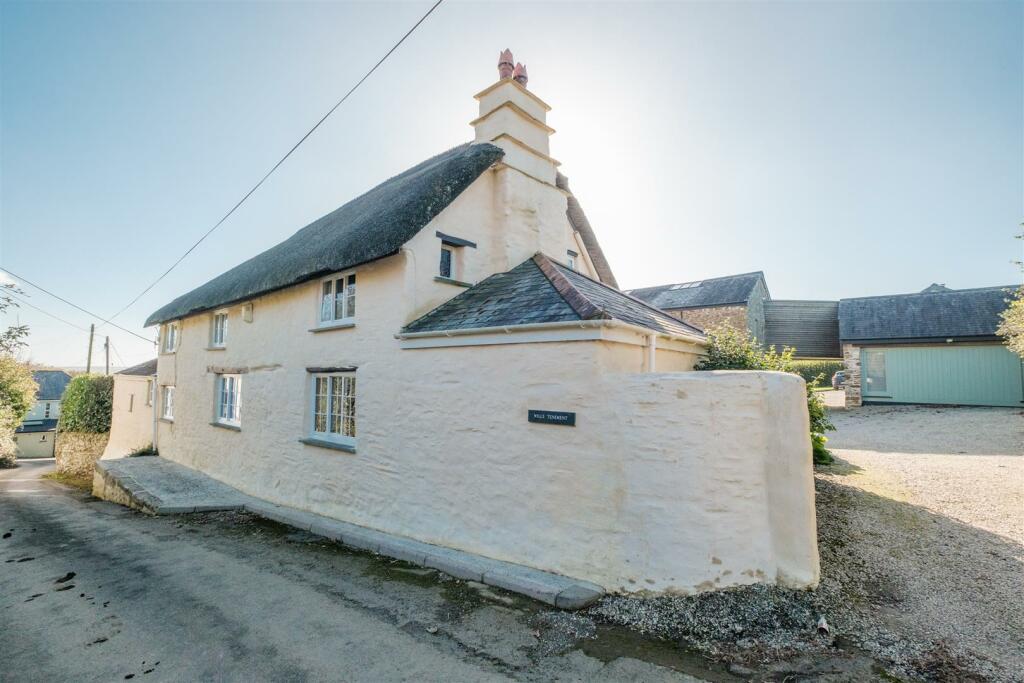 Parry_Wills Tenement photos Outside-5.jpg