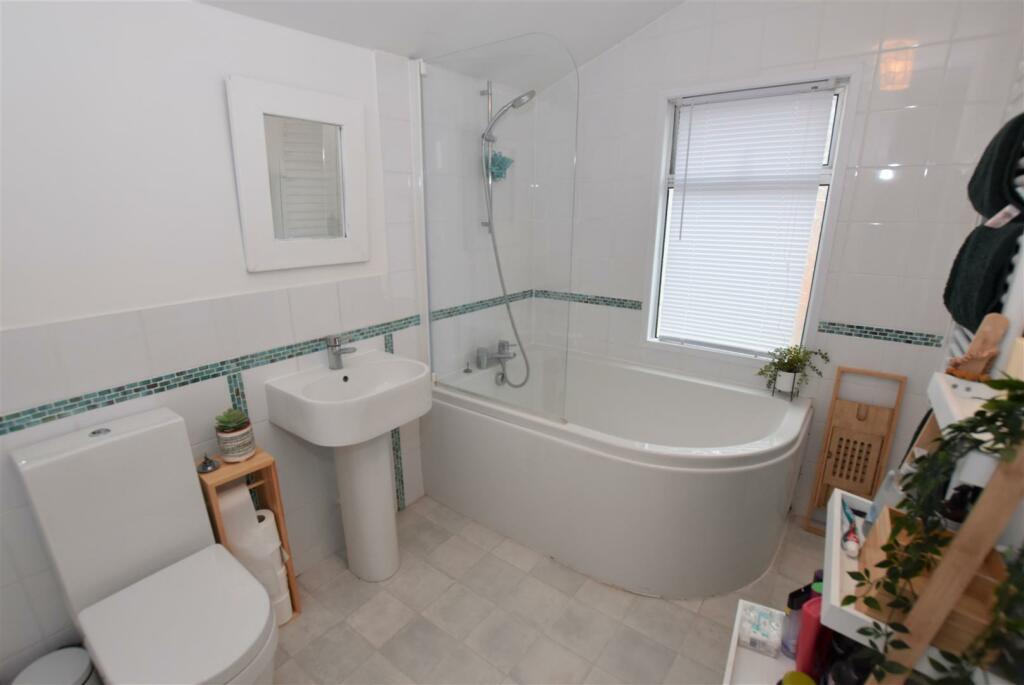 Bathroom.jpg