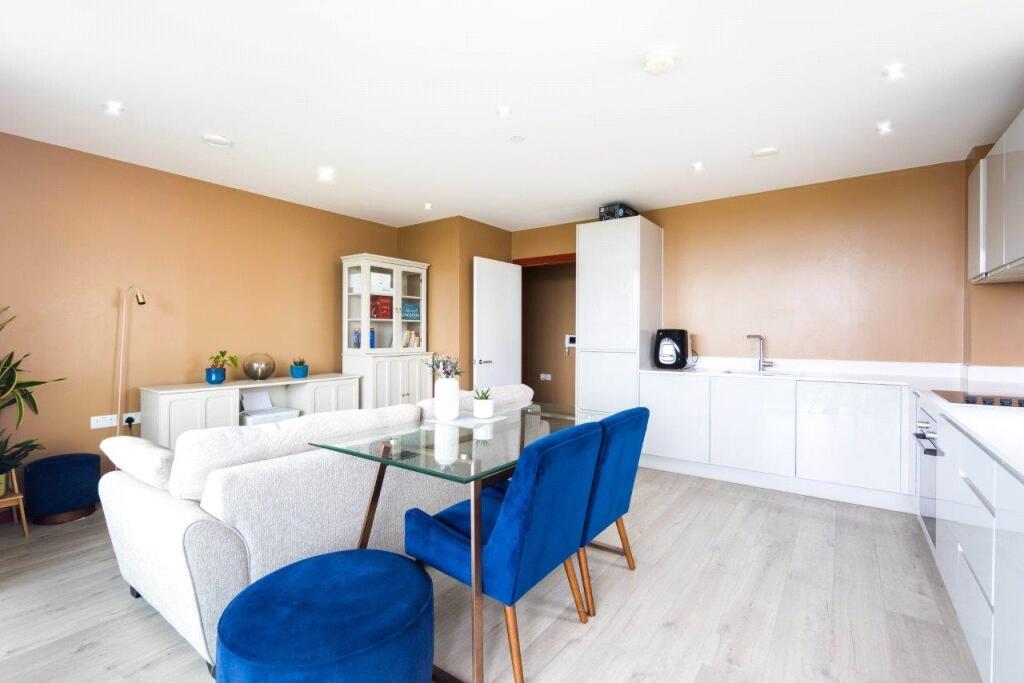Living Room/Kitchen
