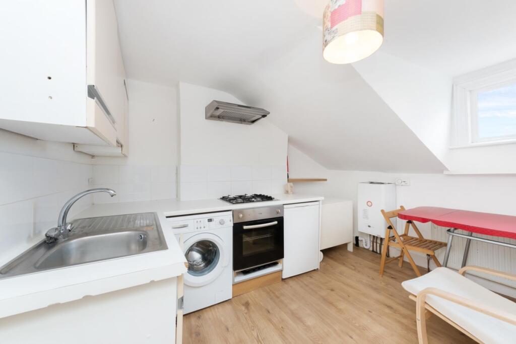 Englefield Road t...