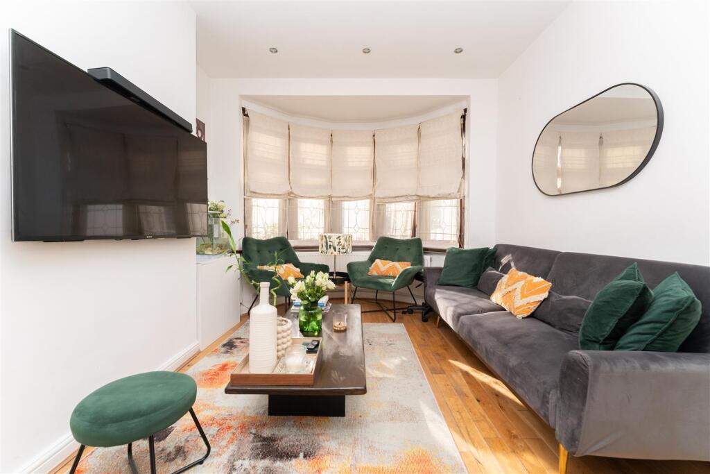 457 Uxbridge Road Recp 1.jpg