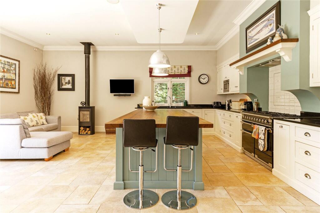 Kitchen /Dining Room