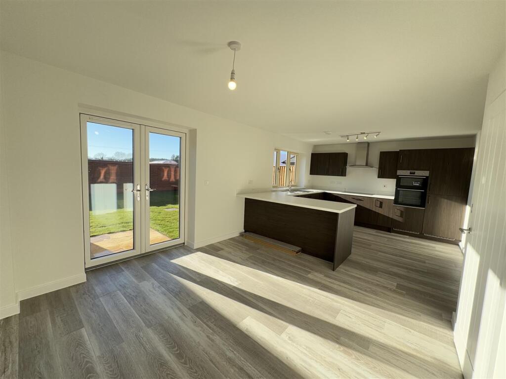 Kitchen/Dining
