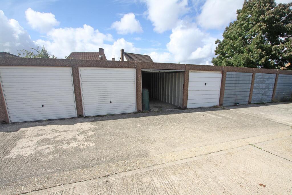 Garage.jpg