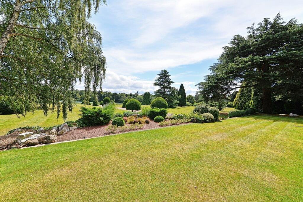 EXTERNAL GARDENS 1.jpg