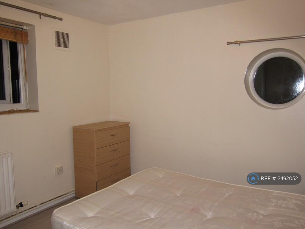 Bedroom 2 - Pic 2