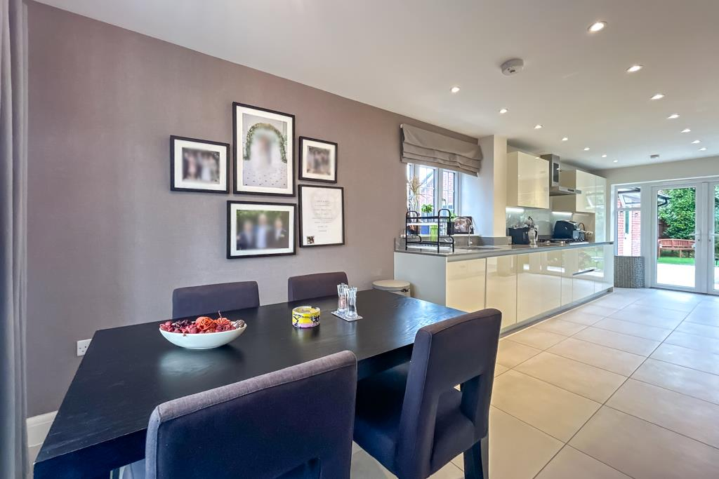 Kitchen/Breakfast Room