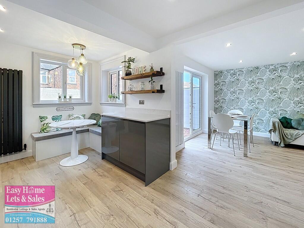 Kitchen/Family Ro...