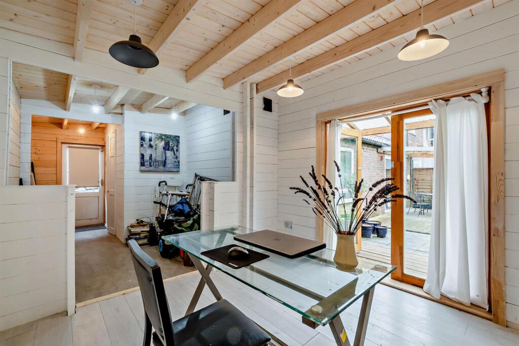 8659030-interior18-800.jpg