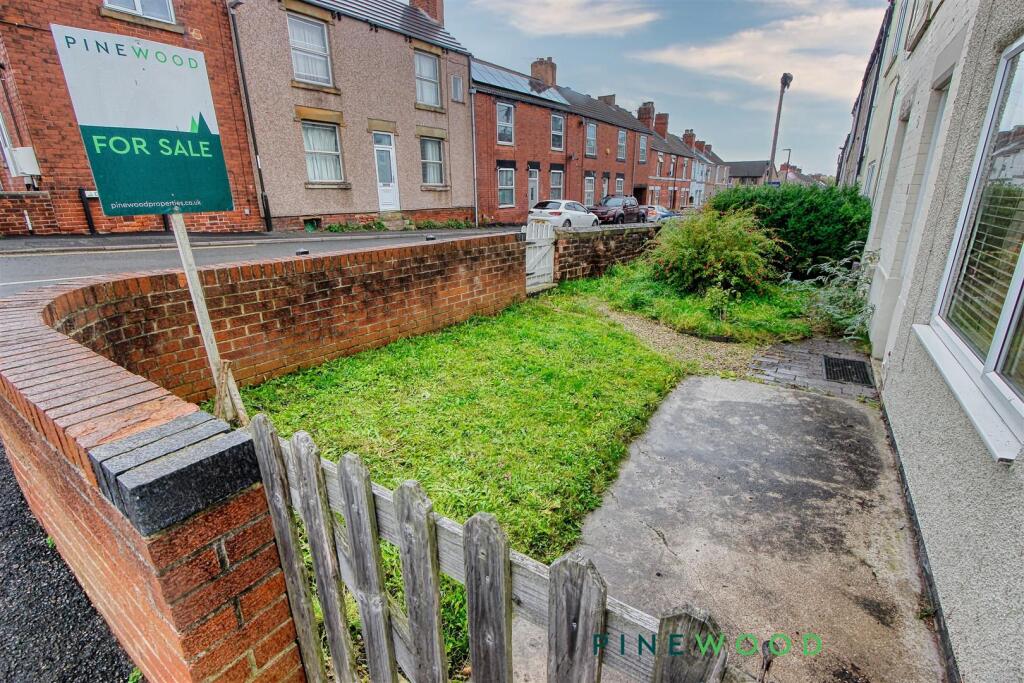 FRONT GARDEN