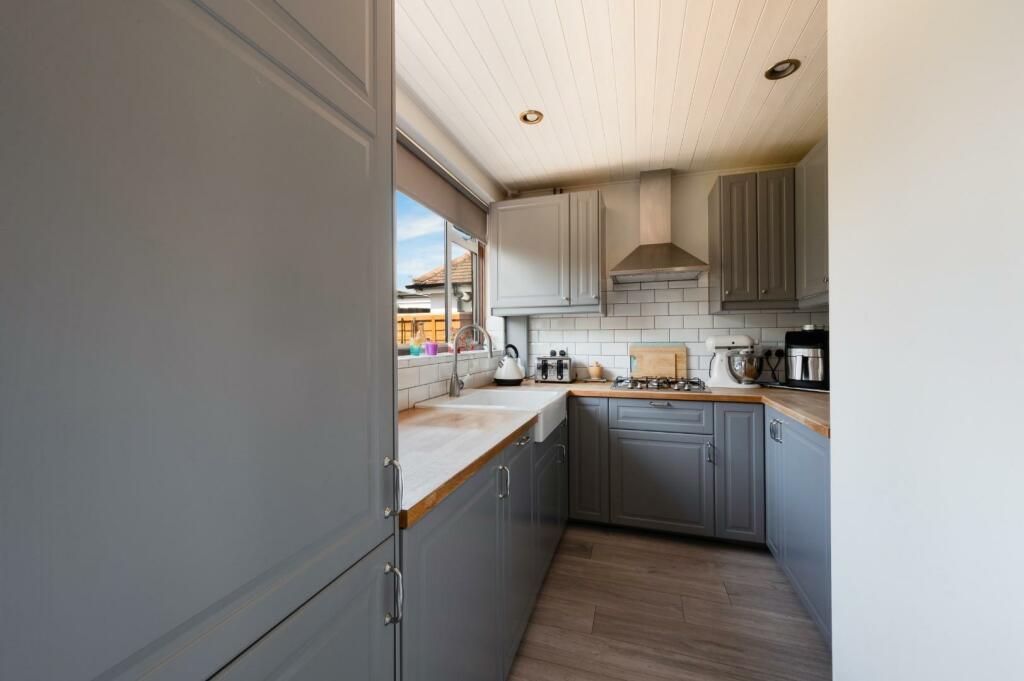 LANGLEY AVENUE  (6).jpg