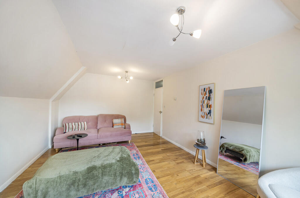 1330769-16-688391...